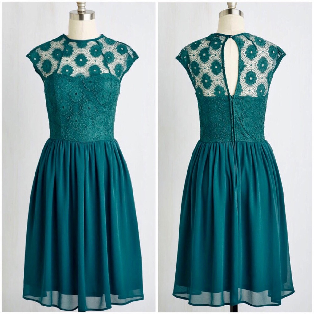 ModCloth Lace Sweetheart Cocktail Dress in Teal